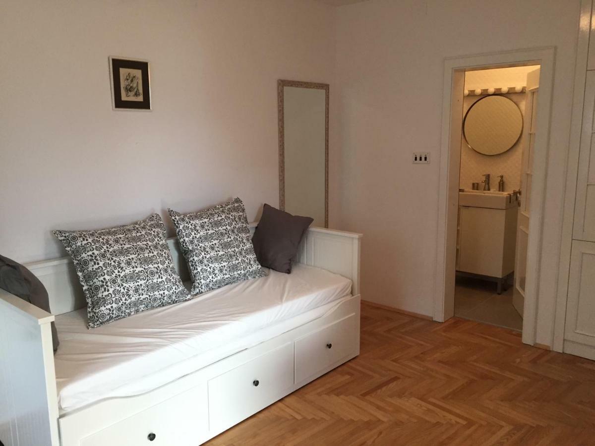 Apartments Papalinna 2 By Moro Krk Town Luaran gambar